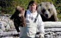 Fisherman saves a bear cub: the next day the mother bear comes to him with a present